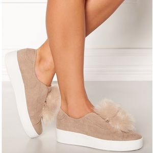 Steve Madden PomPom Bryanne Nude Multi Suede Platform Slip On Sneakers Shoes